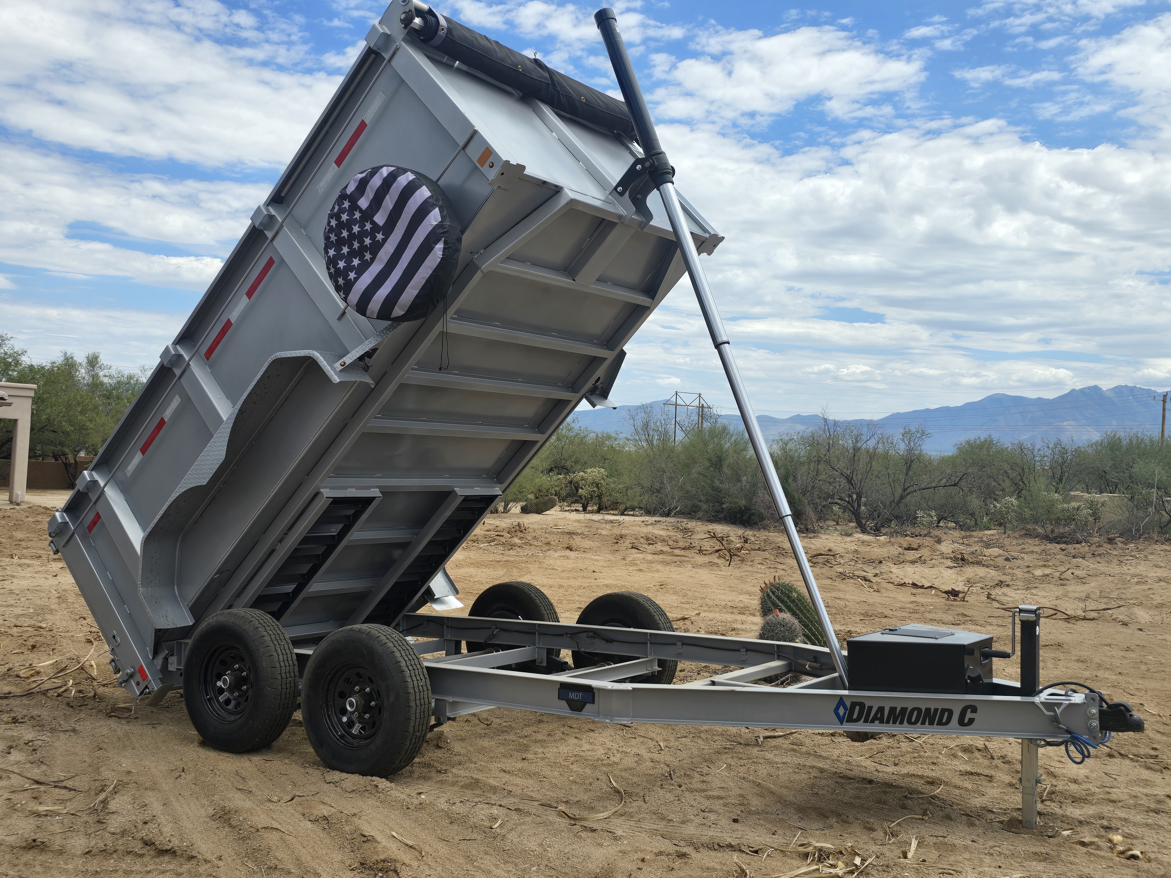 2025 Diamond C Dump Trailer thumbnail 3