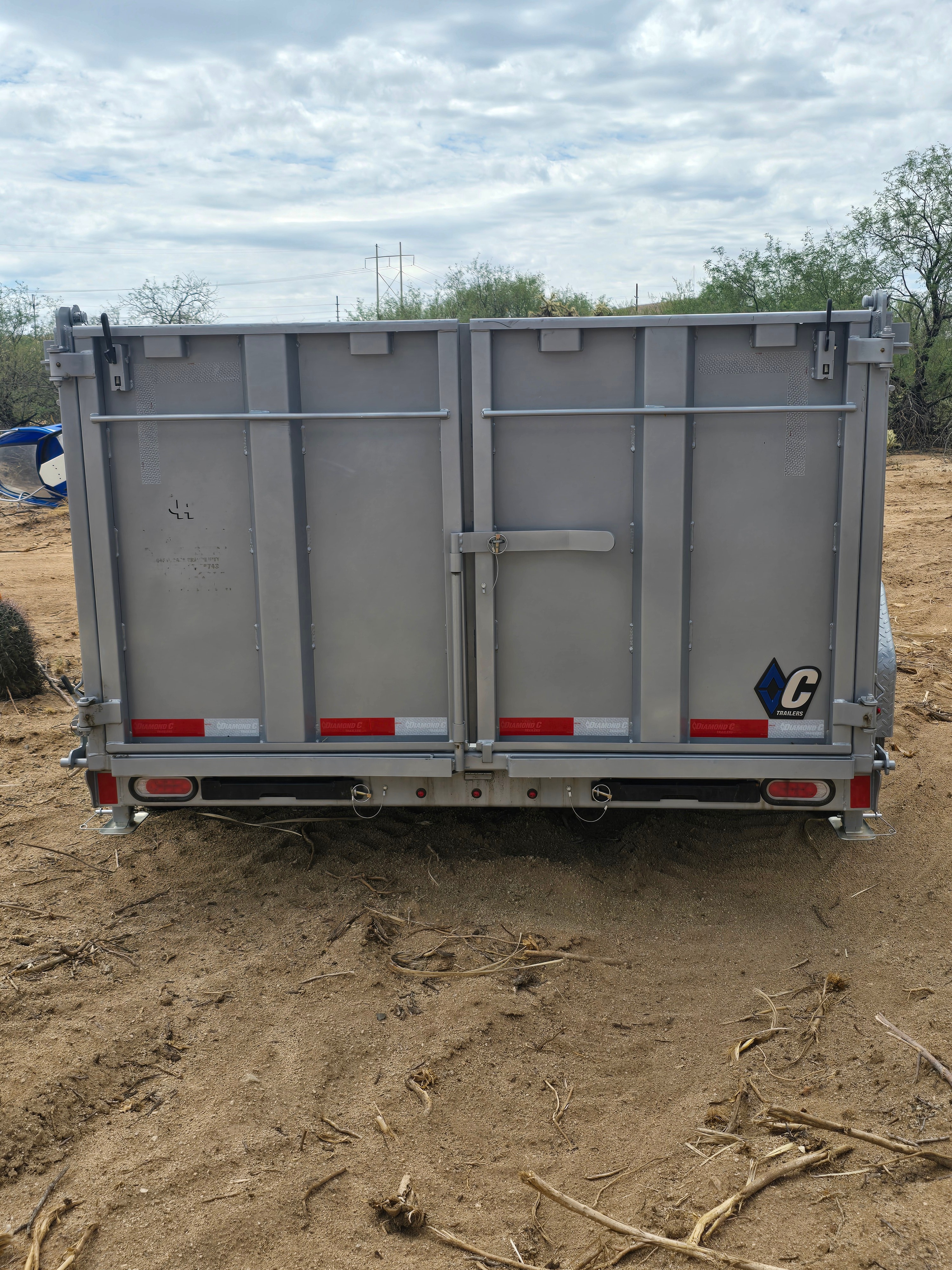 2025 Diamond C Dump Trailer thumbnail 2